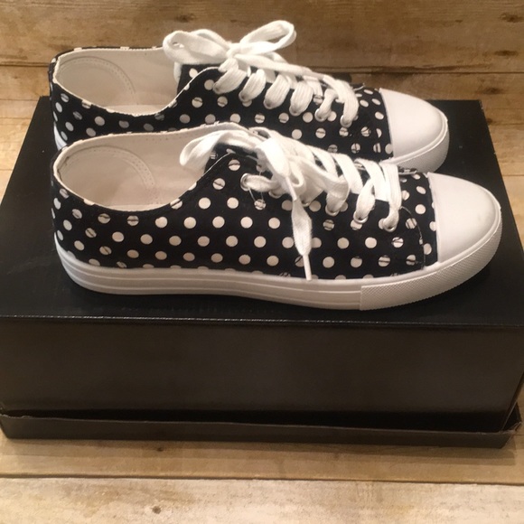 Forever 21 Sneakers - Picture 2 of 6